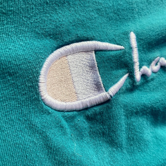 Champion embroidered shirt size small - Picture 2 of 3